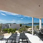 Buqez Home&sea 65, 32 Semesterbostad
