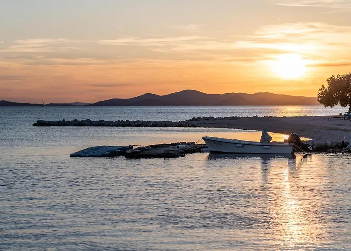 Buqez Home&sea 65, 32 Hébergement de vacances *