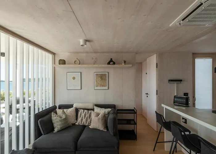 Buqez Home&sea 65, 32 Hébergement de vacances Drage